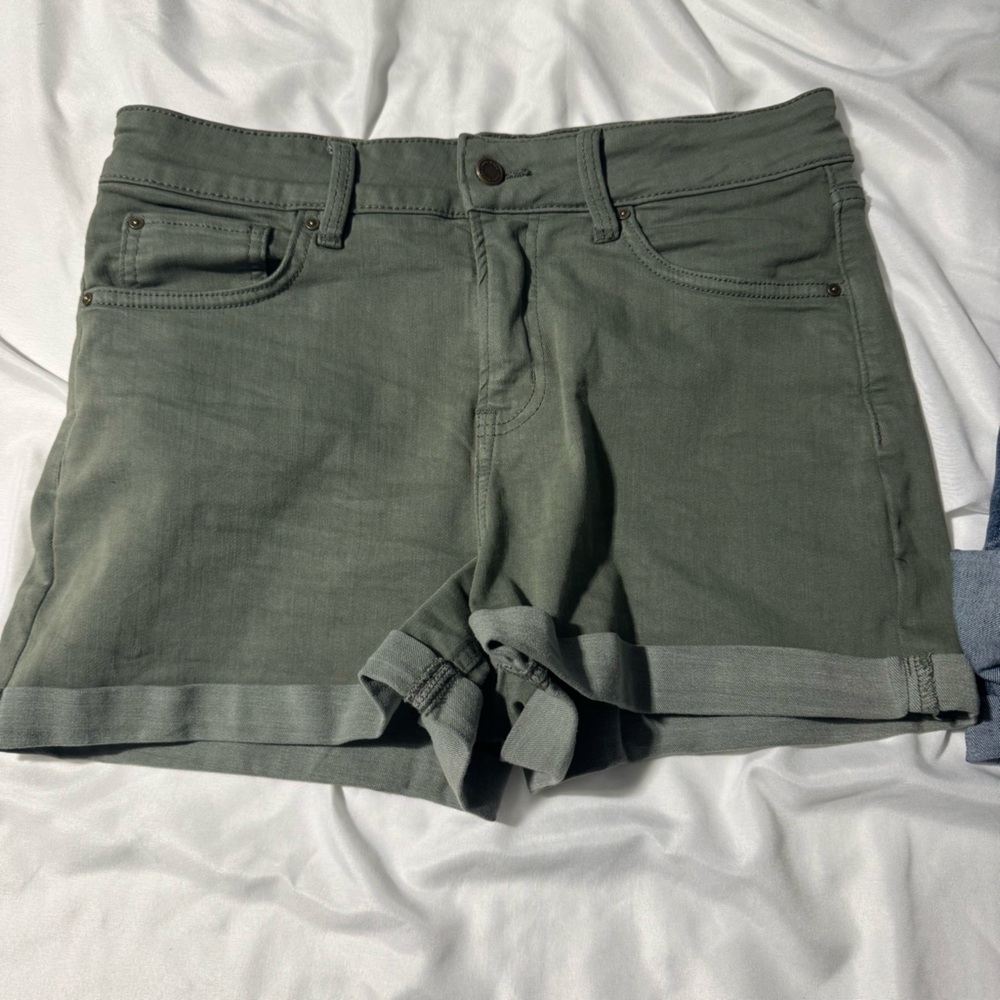 Bootlegger Brody Jeans Shorts -2 Pairs (1 NWT) High Waisted Cuffed Size 29 - Picture 4 of 12